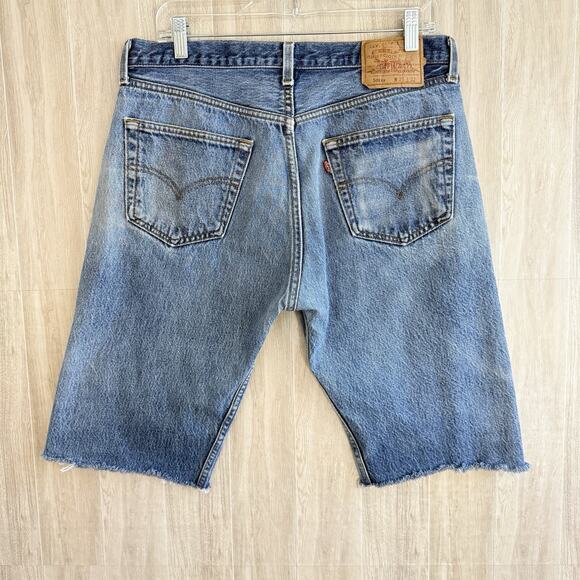 Vintage Levi’s 501xx Cut Off Jean Shorts Men’s 35 (Measures 32”) Made in USA - Picture 2 of 12